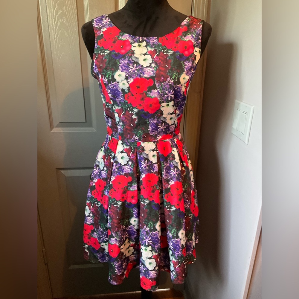 Forever 21 small Vibrant flower print dress